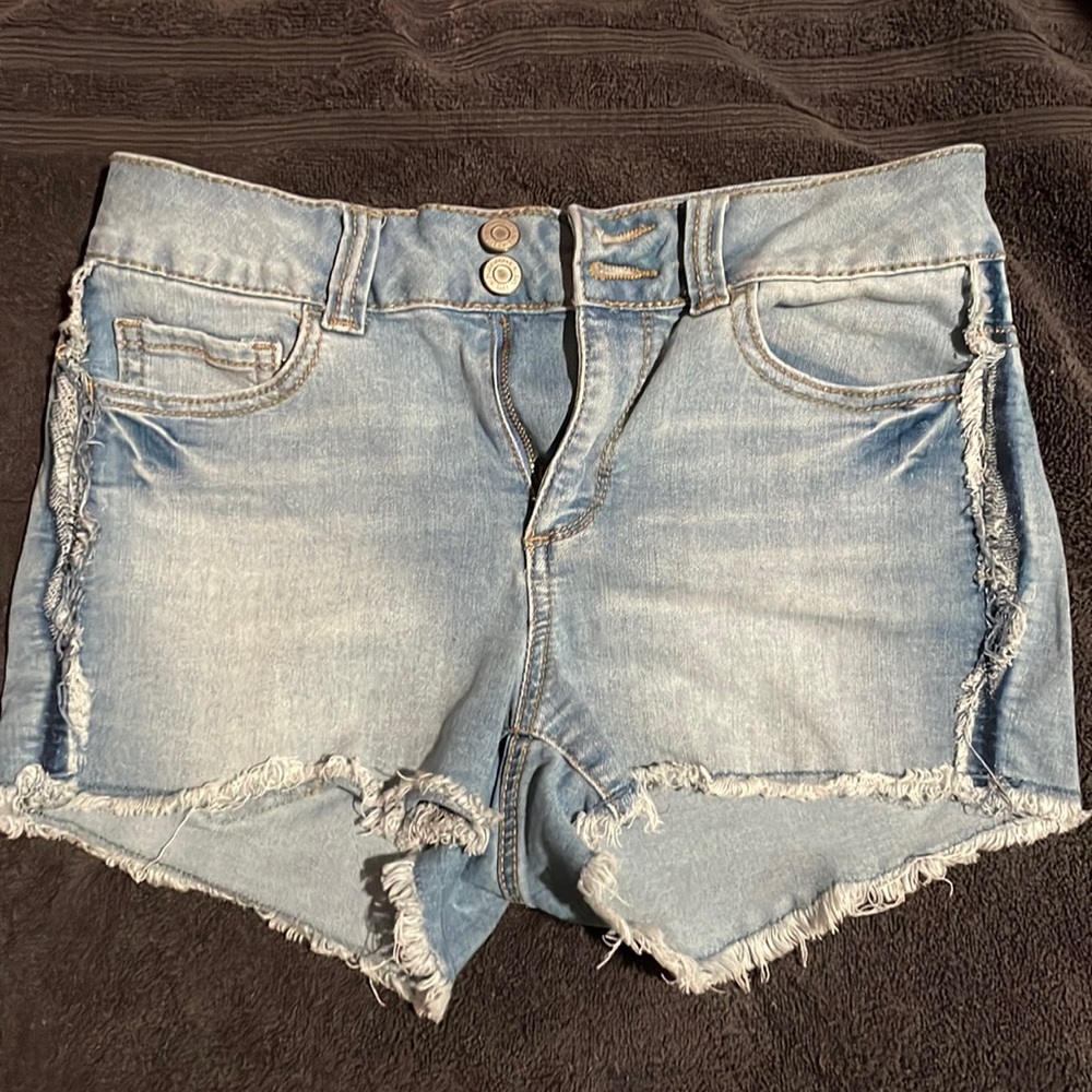 Denim jean shorts. Size 7.